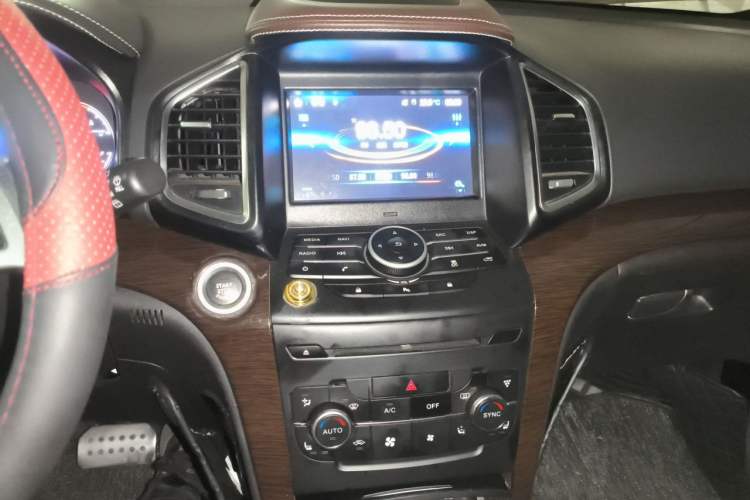 Used HYOSOW S6 2017 1.5T CVT Premium Edition Audio And AC Panel