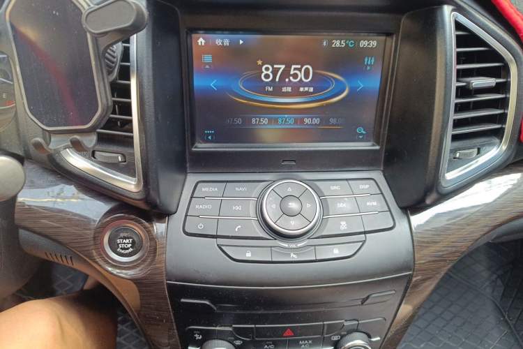 Used HYOSOW S6 2017 1.5T Manual Phantom Joy Model Audio And AC Panel