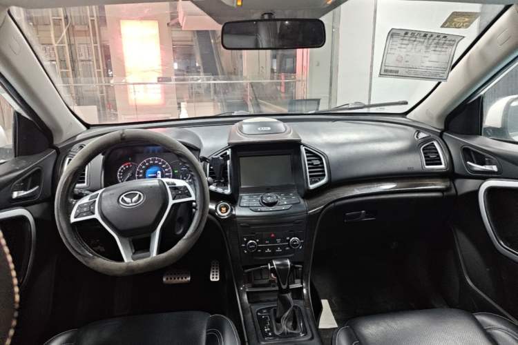 Used HYOSOW S6 2017 1.5T CVT Enjoyment Model Center Console