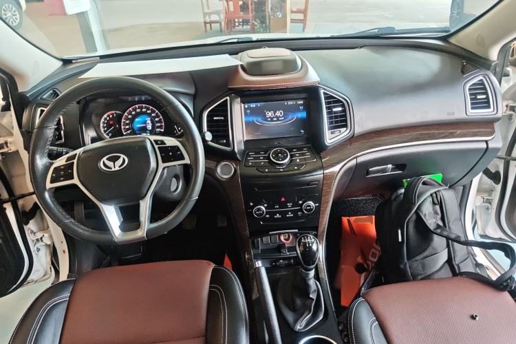 Used HYOSOW S6 2017 1.5T Manual Phantom Joy Model Center Console