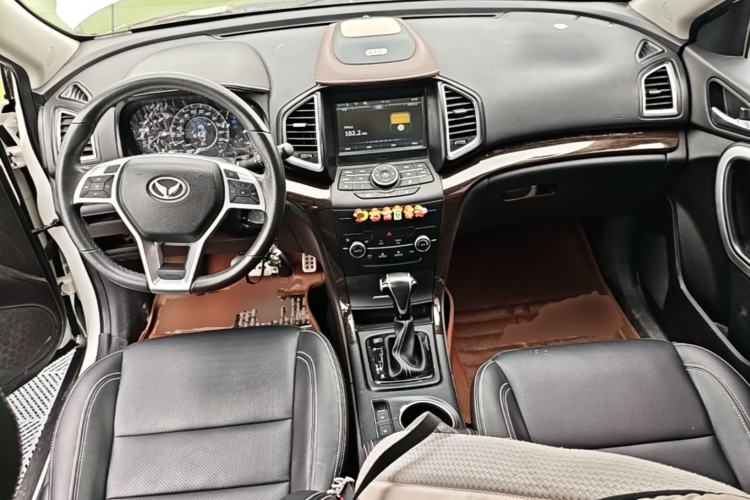 Used HYOSOW S6 2017 1.5T CVT Enjoyment Model Center Console
