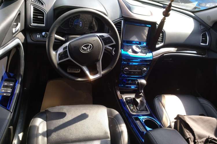 Used HYOSOW S6 2017 1.5T CVT Enjoyment Model Center Console