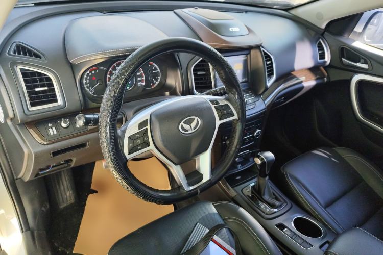 Used HYOSOW S6 2017 1.5T CVT Enjoyment Model Center Console