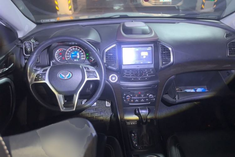 Used HYOSOW S6 2017 1.5T CVT Enjoyment Model Center Console