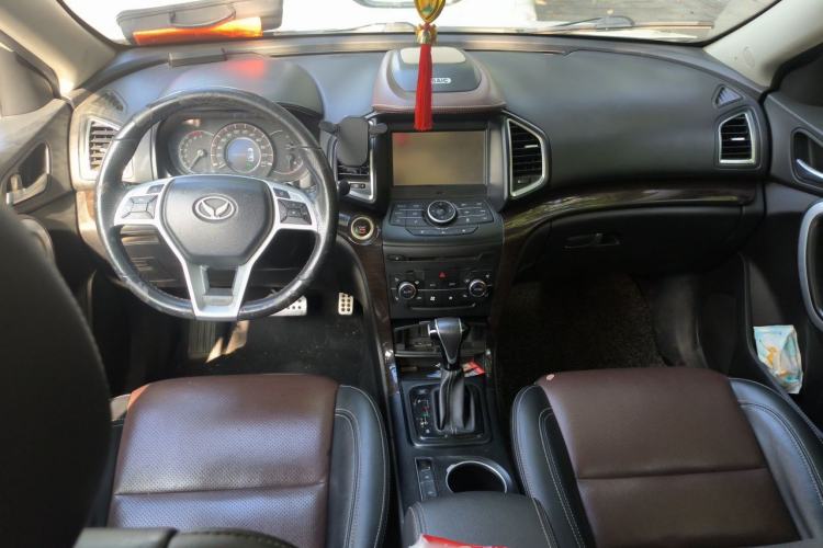 Used HYOSOW S6 2017 1.5T CVT Premium Edition Center Console