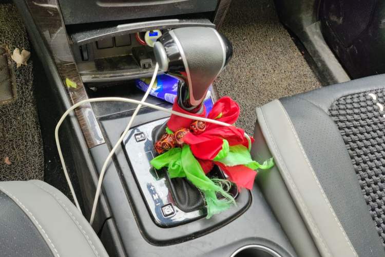 Used HYOSOW S6 2017 1.5T CVT Premium Edition Gear Lever