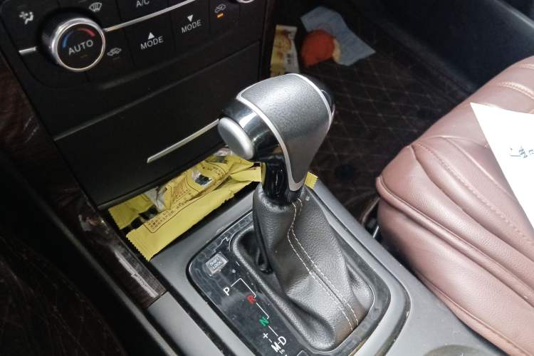 Used HYOSOW S6 2017 1.5T CVT Enjoyment Model Gear Lever