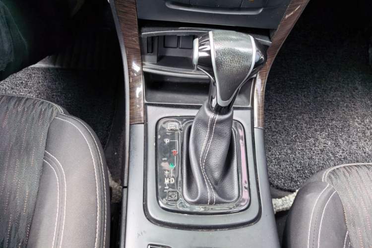 Used HYOSOW S6 2017 1.5T CVT Enjoyment Model Gear Lever