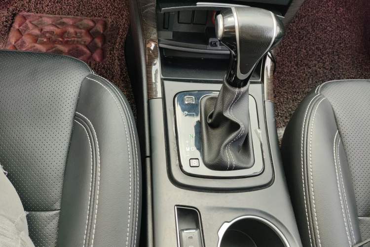 Used HYOSOW S6 2017 1.5T CVT Enjoyment Model Gear Lever