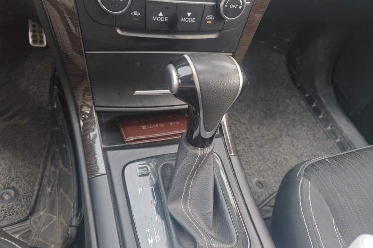 Used HYOSOW S6 2017 1.5T CVT Enjoyment Model Gear Lever