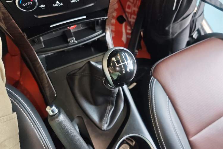 Used HYOSOW S6 2017 1.5T Manual Phantom Joy Model Gear Lever