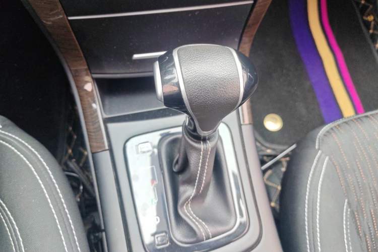 Used HYOSOW S6 2017 1.5T CVT Enjoyment Model Gear Lever