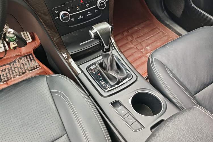 Used HYOSOW S6 2017 1.5T CVT Enjoyment Model Gear Lever