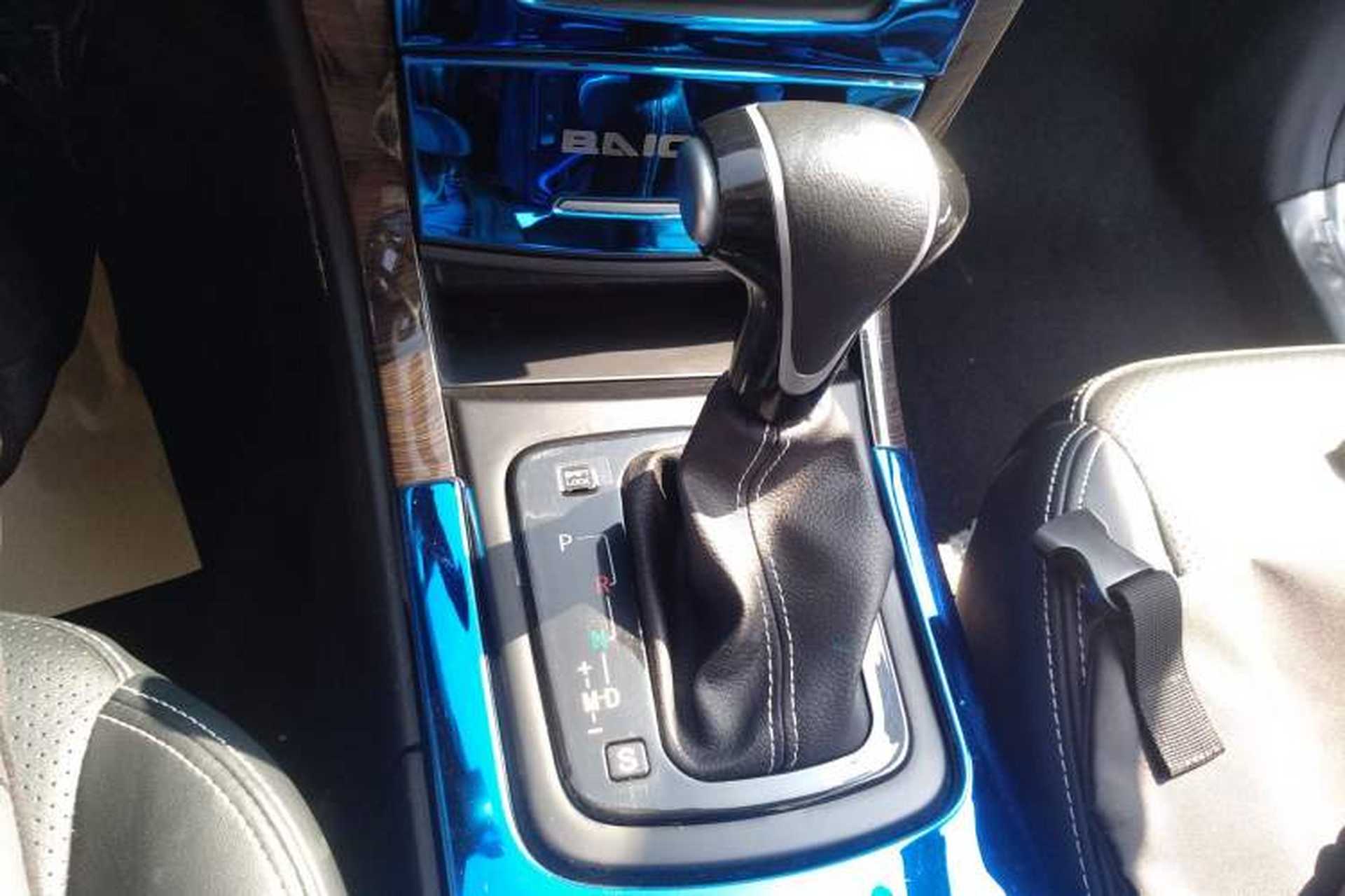 Used HYOSOW S6 2017 1.5T CVT Enjoyment Model Gear Lever