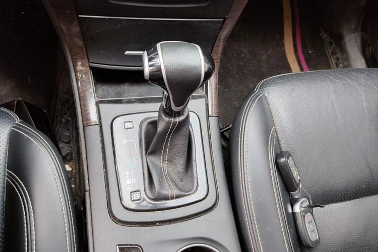 Used HYOSOW S6 2017 1.5T CVT Enjoyment Model Gear Lever
