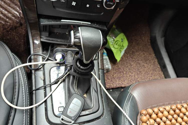 Used HYOSOW S6 2017 1.5T CVT Premium Edition Gear Lever