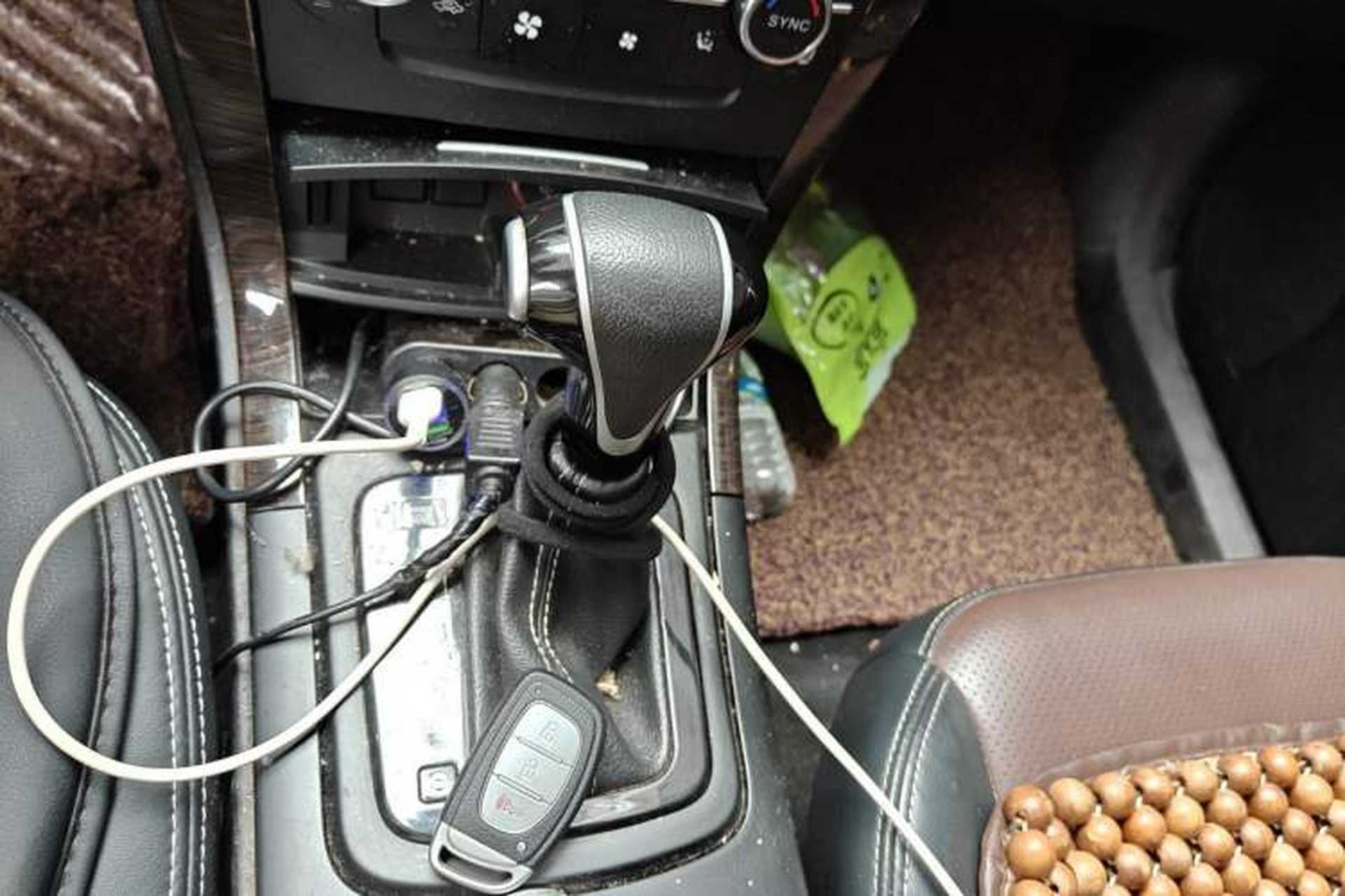 Used HYOSOW S6 2017 1.5T CVT Premium Edition Gear Lever
