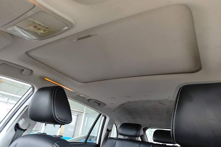 Used HYOSOW S6 2017 1.5T Manual Leading Model Headliner