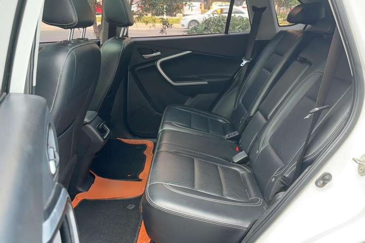 Used HYOSOW S6 2017 1.5T CVT Enjoyment Model Interior 1