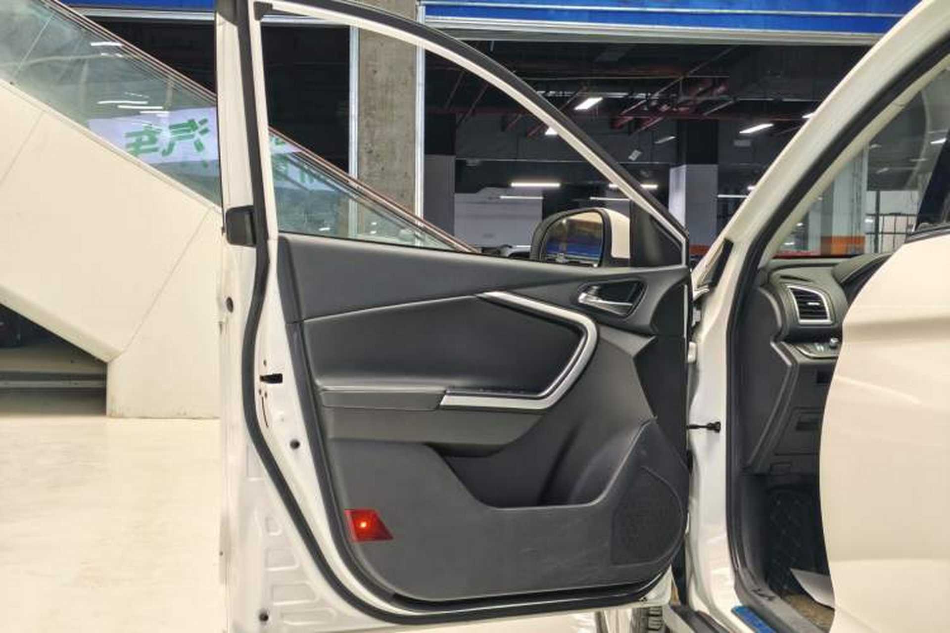 Used HYOSOW S6 2017 1.5T CVT Enjoyment Model Interior 1