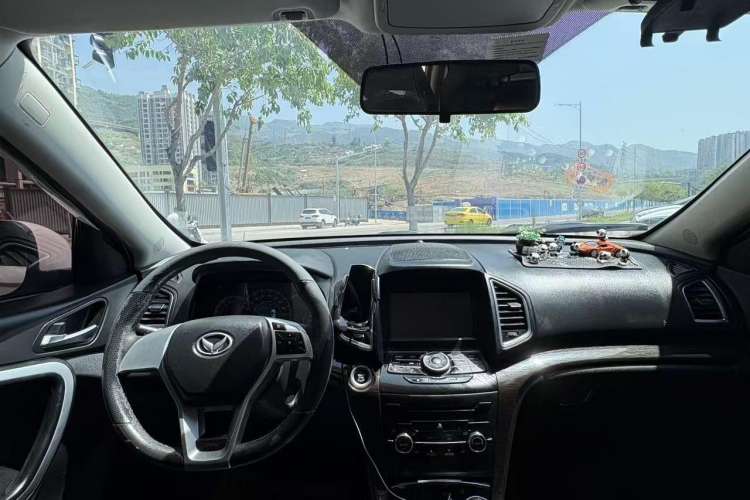 Used HYOSOW S6 2017 1.5T Manual Leading Model Interior 1