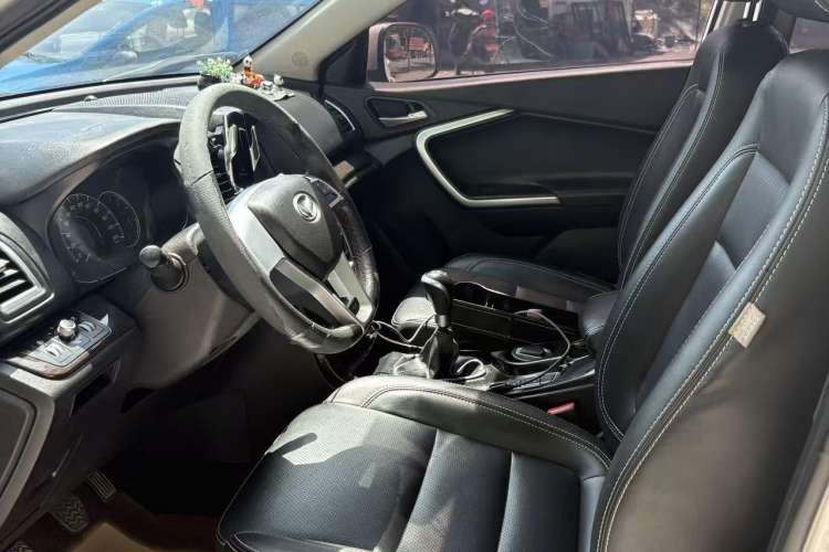 Used HYOSOW S6 2017 1.5T Manual Leading Model Interior 2