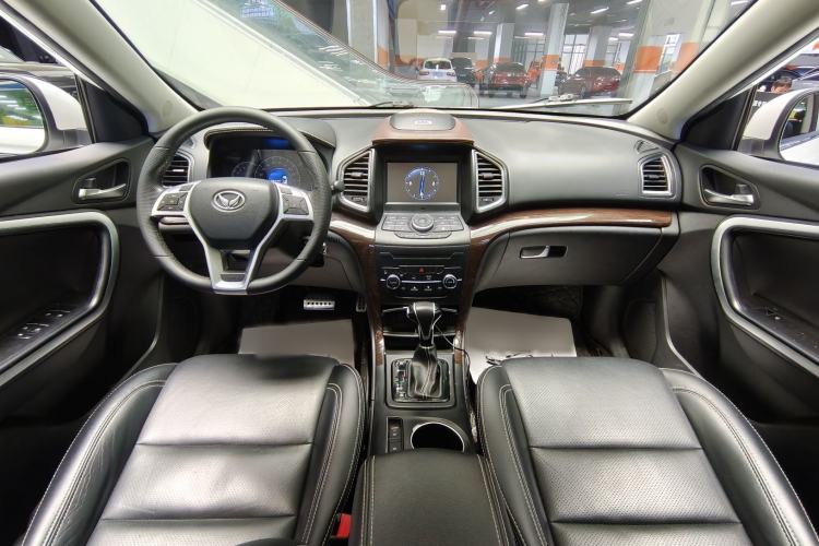 Used HYOSOW S6 2017 1.5T CVT Enjoyment Model Interior 5