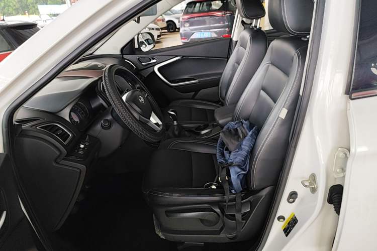 Used HYOSOW S6 2017 1.5T Manual Leading Model Left Front Seat