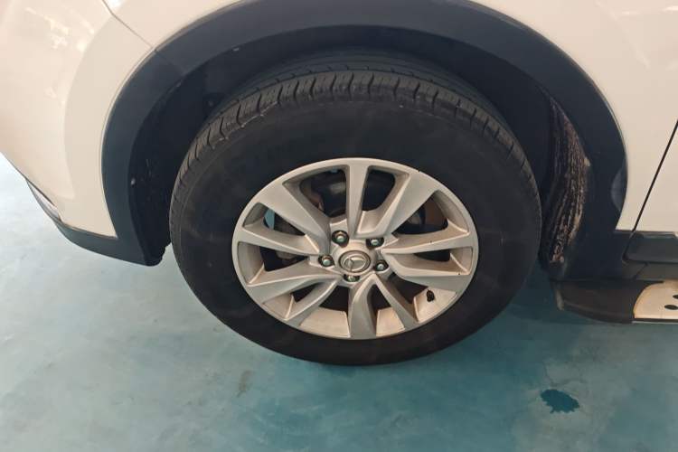 Used HYOSOW S6 2017 1.5T Manual Phantom Joy Model Left Front Wheel Hub