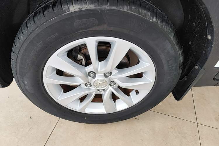 Used HYOSOW S6 2017 1.5T Manual Leading Model Left Front Wheel Hub