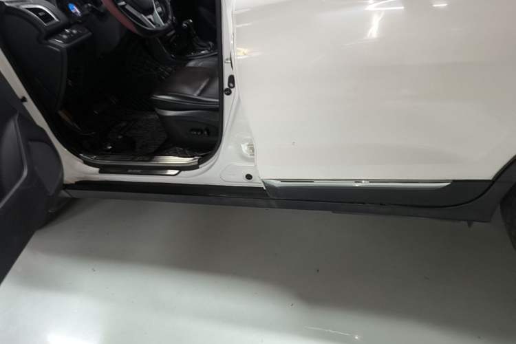 Used HYOSOW S6 2017 1.5T CVT Premium Edition Left Side Sill