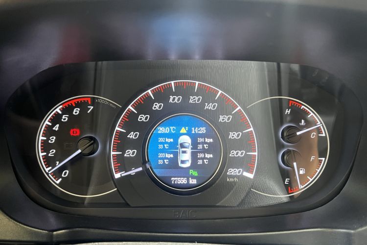 Used HYOSOW S6 2017 1.5T Manual Smart Edition Odometer Close Up