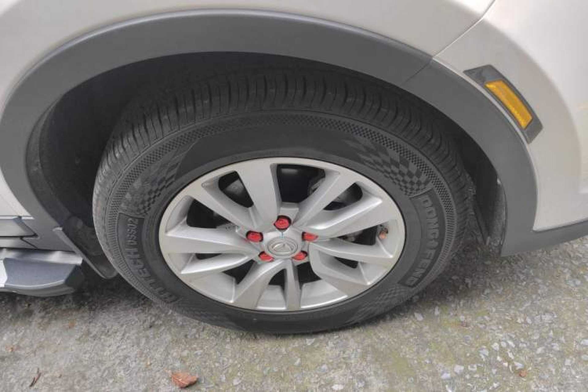 Used HYOSOW S6 2017 1.5T Manual Phantom Joy Model Right Front Wheel Hub