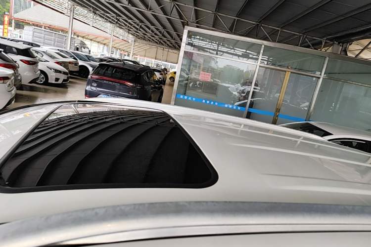 Used HYOSOW S6 2017 1.5T Manual Leading Model Roof