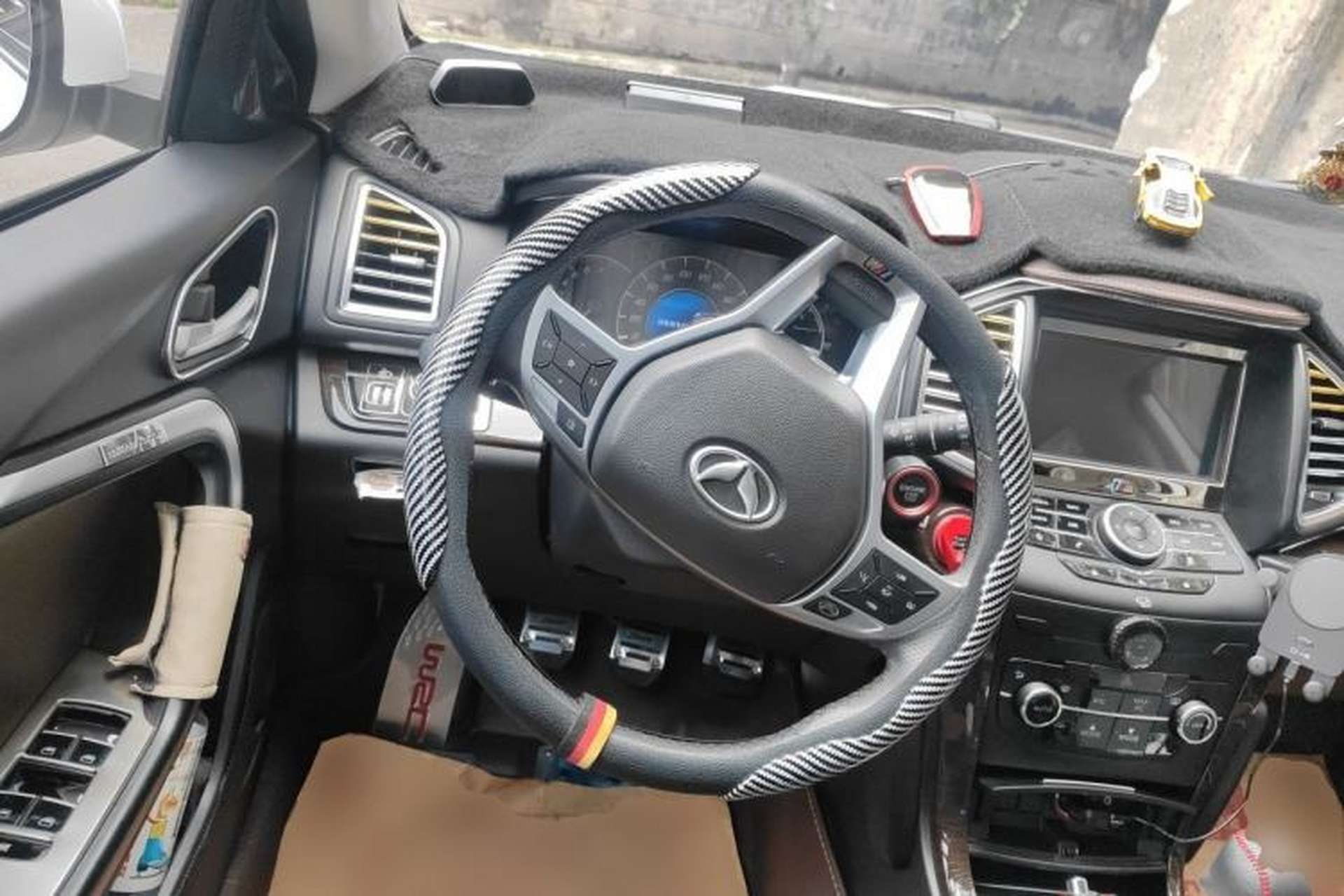 Used HYOSOW S6 2017 1.5T Manual Phantom Joy Model Steering Wheel
