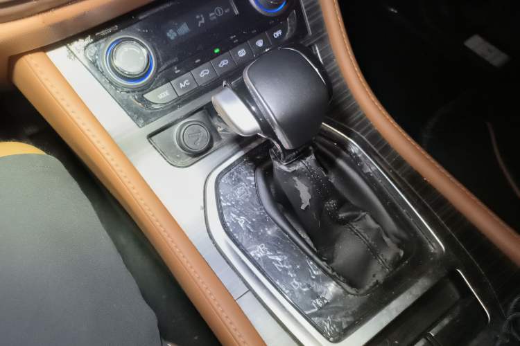 Used HYOSOW S7 2018 1.5T Automatic Premium Edition Gear Lever