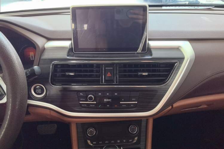 Used HYOSOW S7 2018 1.5T Automatic Premium Edition Audio And AC Panel