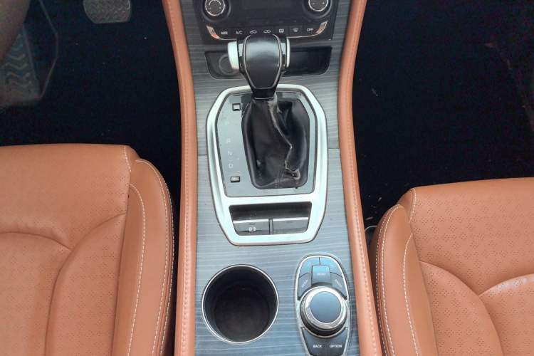 Used HYOSOW S7 2018 1.5T Automatic Premium Edition Gear Lever