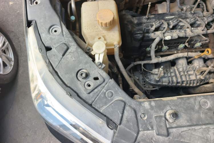 Used HYOSOW S7 2018 1.5T Manual Premium Edition Engine Bay Right