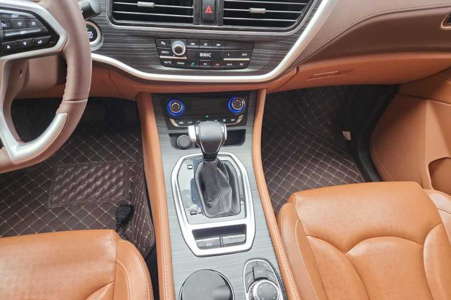 Used HYOSOW S7 2018 1.5T Automatic Premium Edition Gear Lever