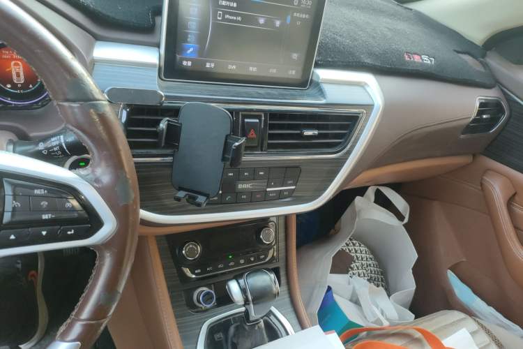 Used HYOSOW S7 2018 1.5T Automatic Premium Edition Audio And AC Panel