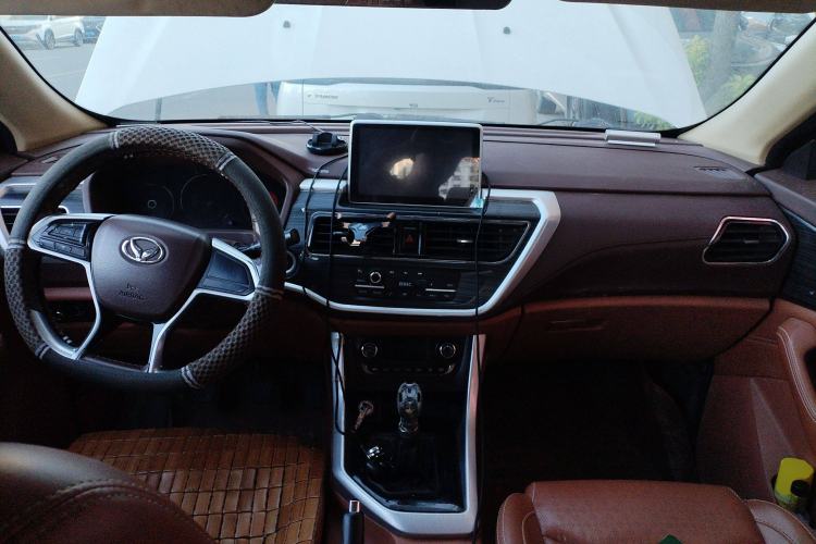 Used HYOSOW S7 2018 1.5T Manual Premium Edition Center Console