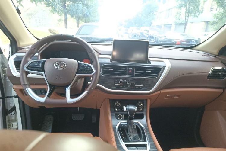 Used HYOSOW S7 2018 1.5T Automatic Premium Edition Center Console