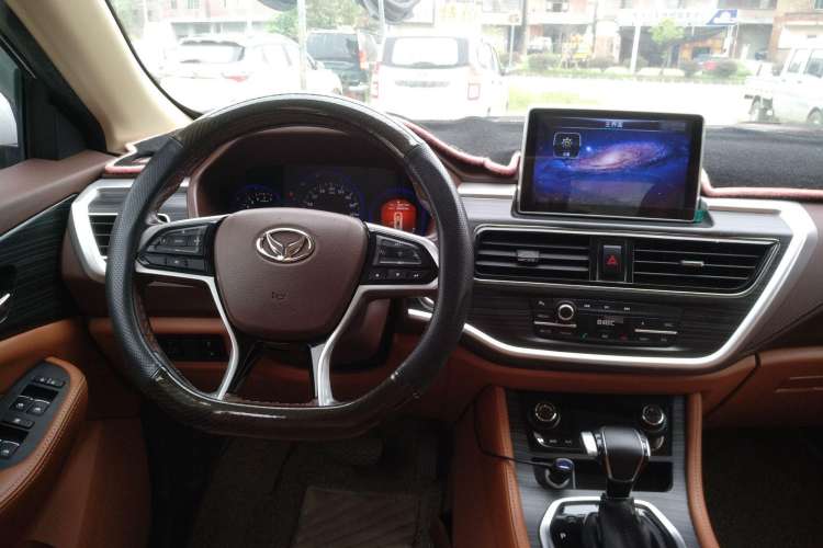 Used HYOSOW S7 2018 1.5T Automatic Prestige Edition Center Console