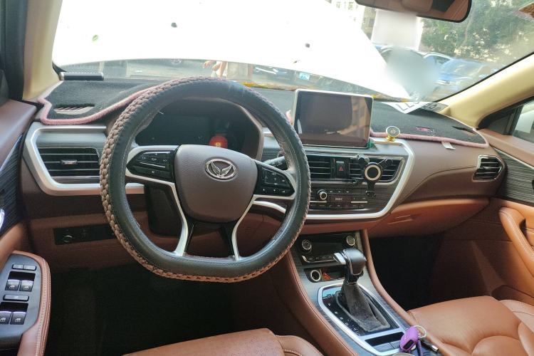 Used HYOSOW S7 2018 1.5T Automatic Premium Edition Center Console