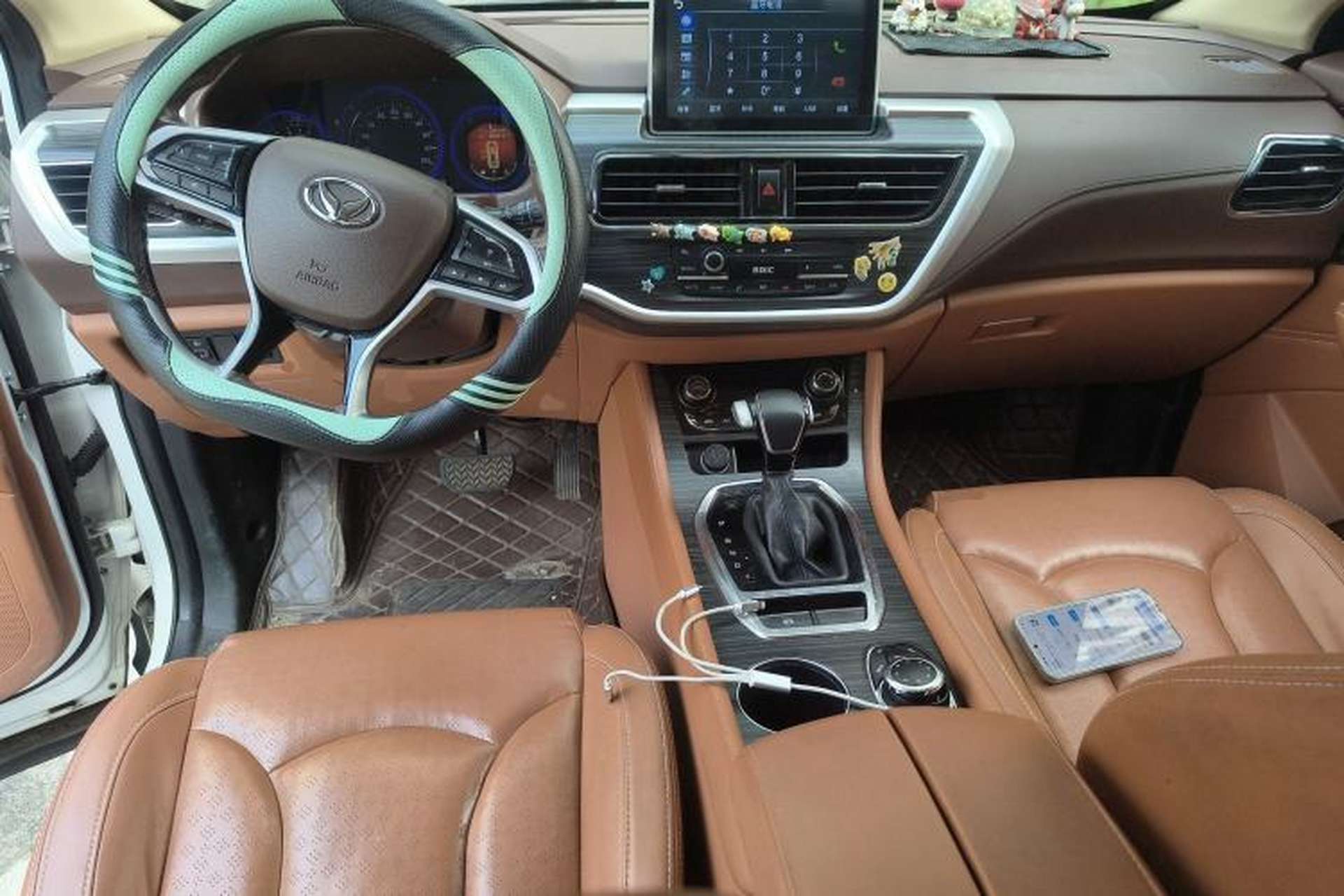 Used HYOSOW S7 2018 1.5T Automatic Prestige Edition Center Console