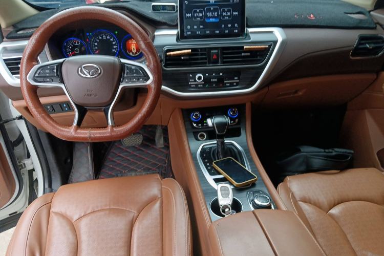 Used HYOSOW S7 2018 1.5T Automatic Premium Edition Center Console