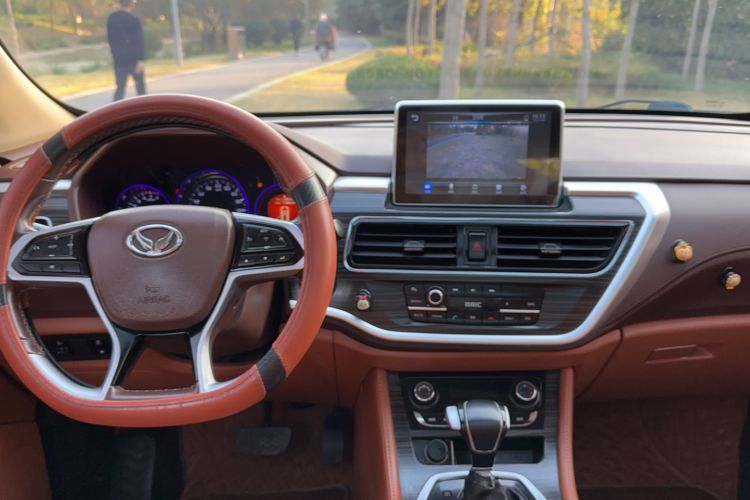 Used HYOSOW S7 2018 1.5T Automatic Premium Edition Center Console