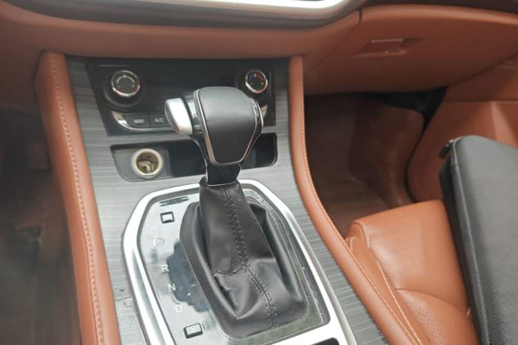 Used HYOSOW S7 2018 1.5T Automatic Premium Edition Gear Lever