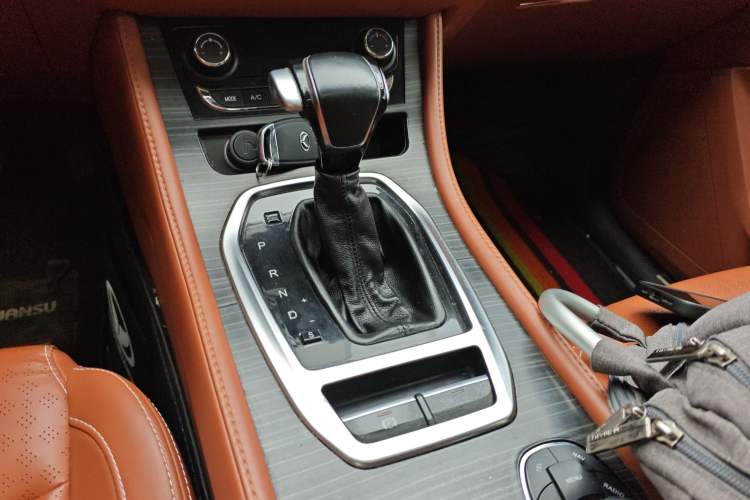 Used HYOSOW S7 2018 1.5T Automatic Premium Edition Gear Lever